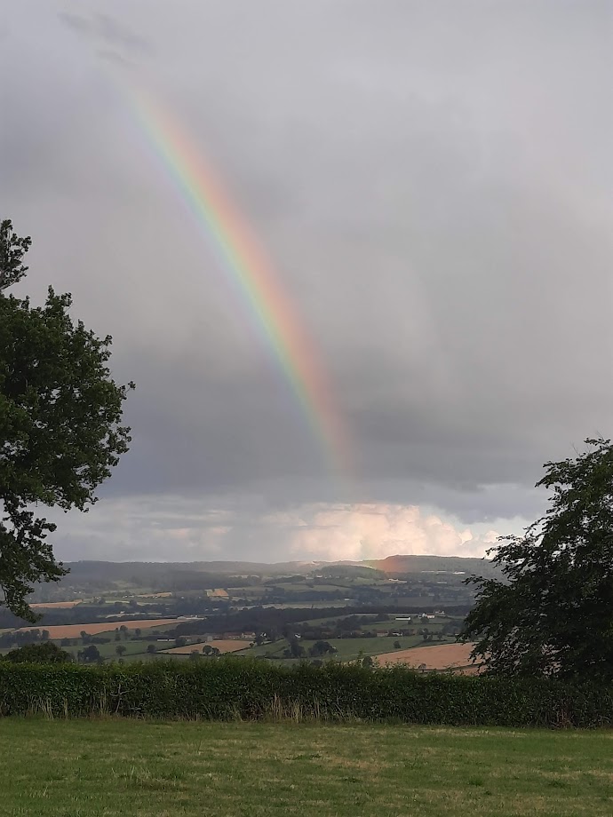 sallebrune, château, gîte, auvergne