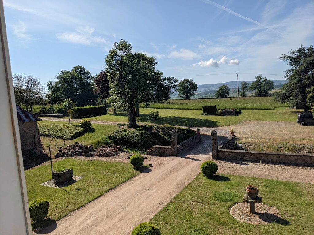 sallebrune, château, gîte, auvergne