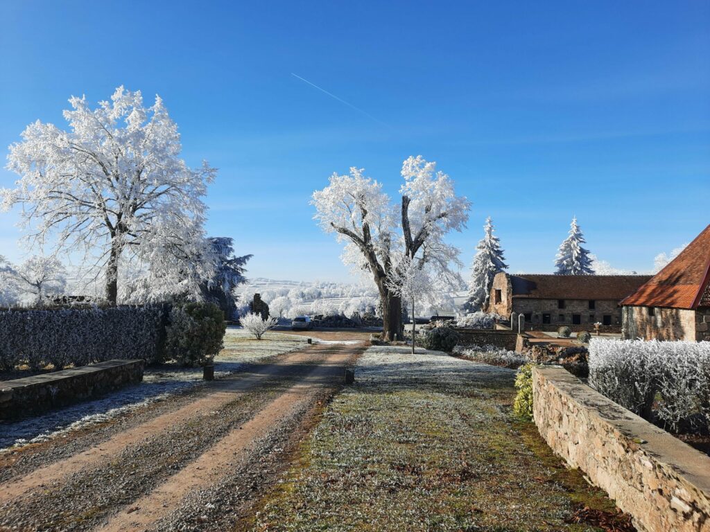 sallebrune, château, gîte, auvergne